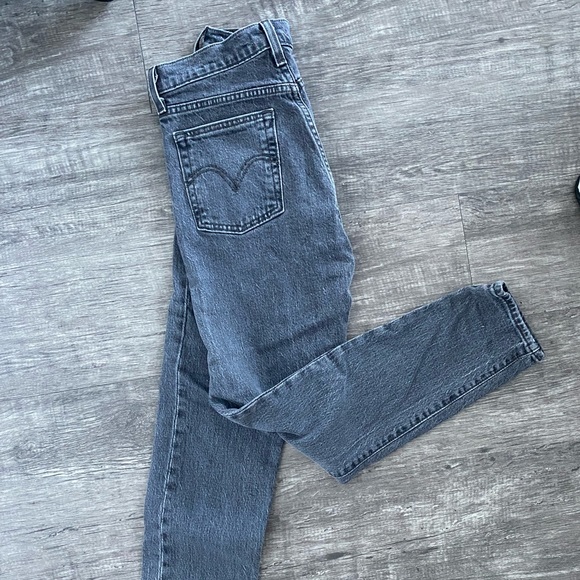 Levis Wedgie Straight Jeans - Picture 5 of 5